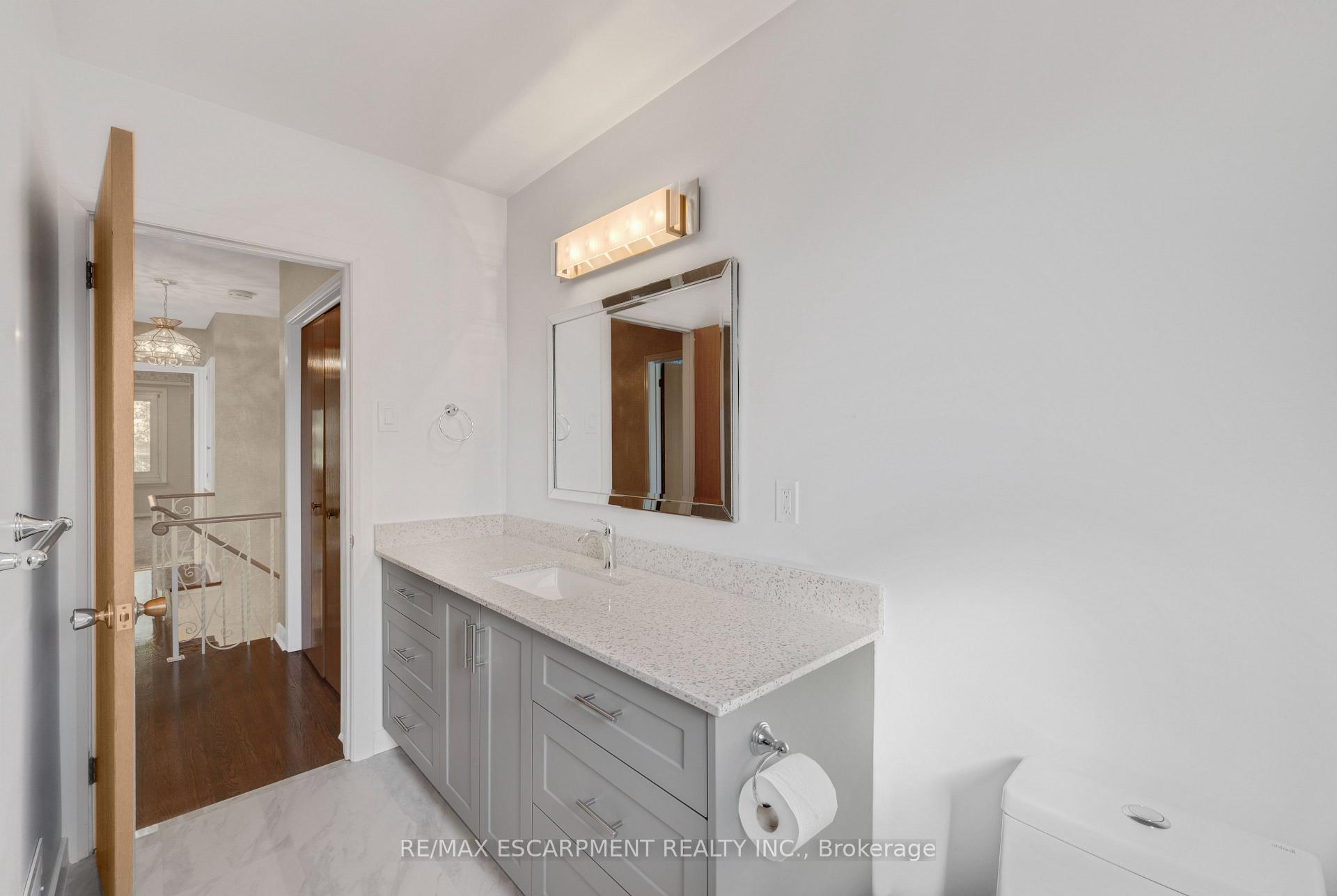Photo 28 of 7 Watling Street, Etobicoke, Willowridge-Martingrove-Richview — HOMEH