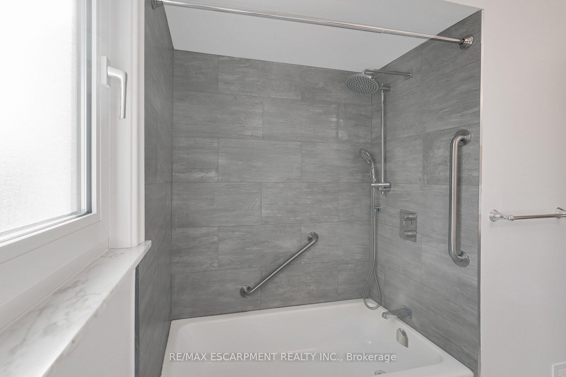Photo 29 of 7 Watling Street, Etobicoke, Willowridge-Martingrove-Richview — HOMEH