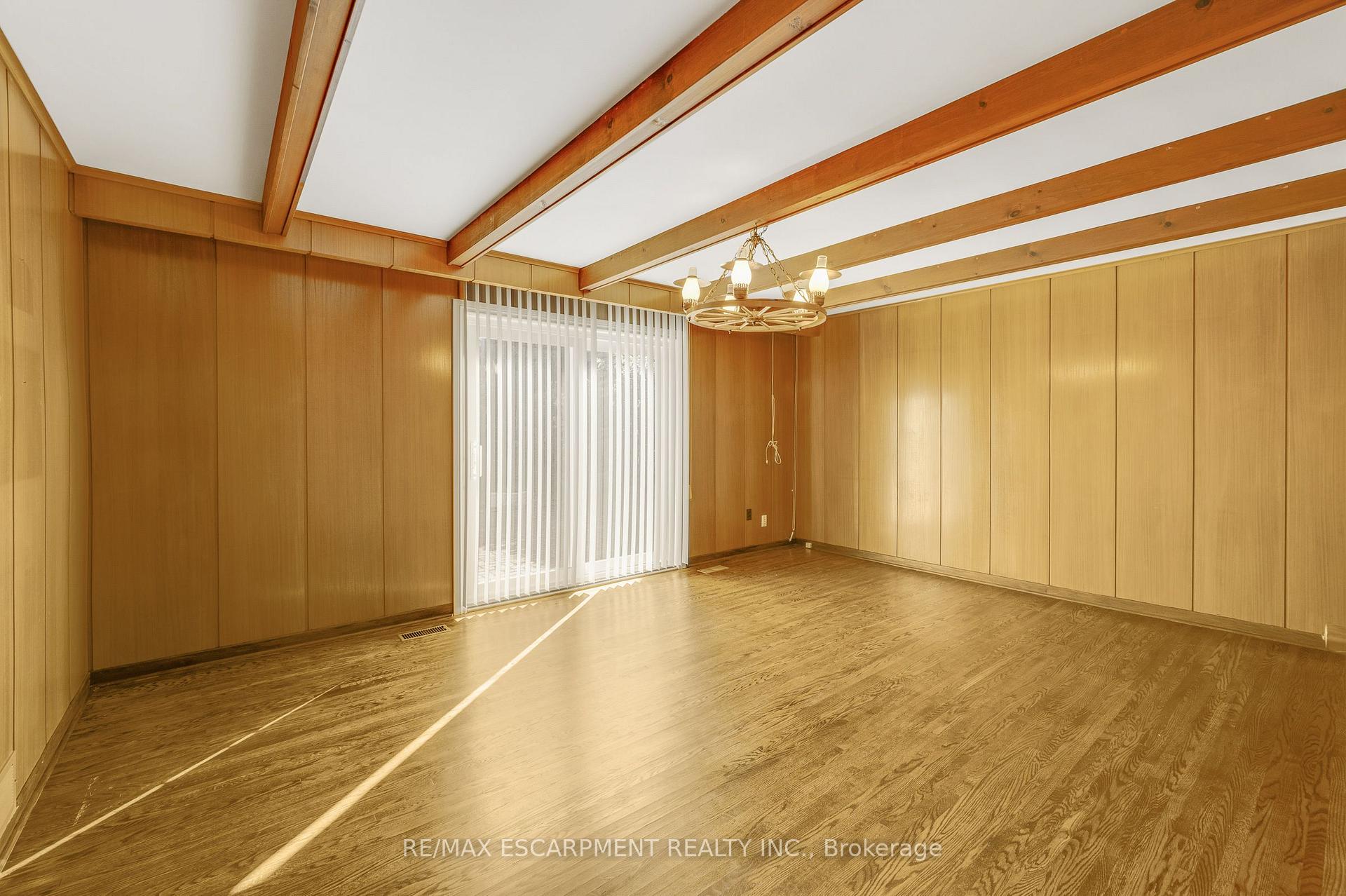 Photo 31 of 7 Watling Street, Etobicoke, Willowridge-Martingrove-Richview — HOMEH