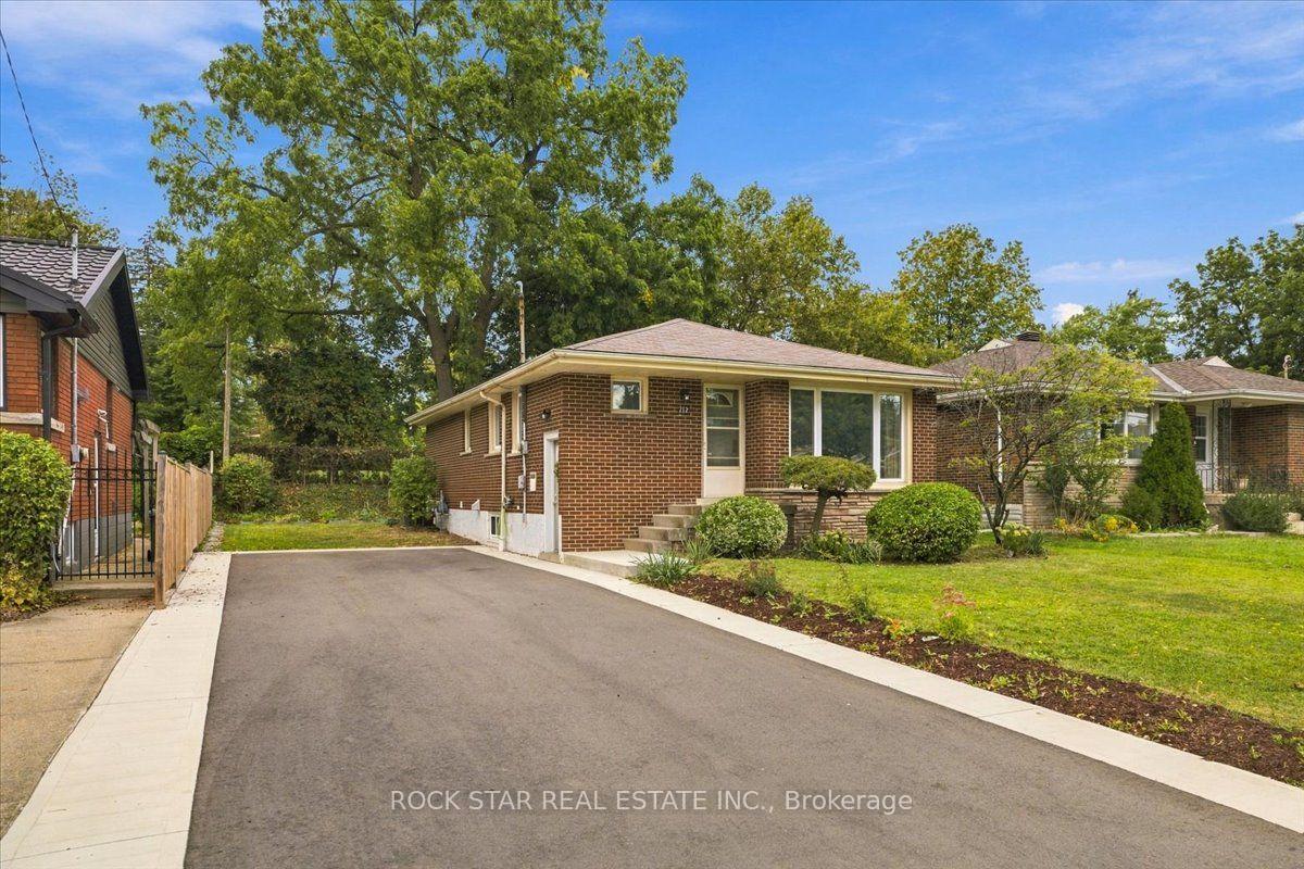 Photo 2 of 212 West 33rd Street, Hamilton, Westcliffe — HOMEH