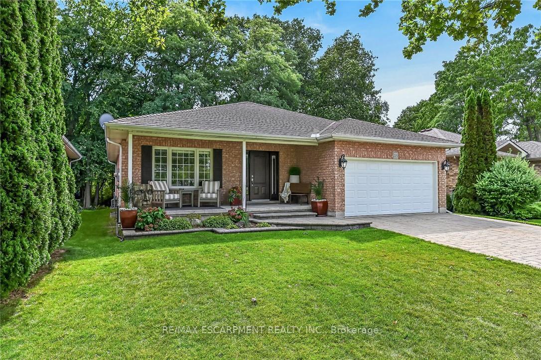 Photo 2 of 225 Dover Avenue, Norfolk, Port Dover — HOMEH