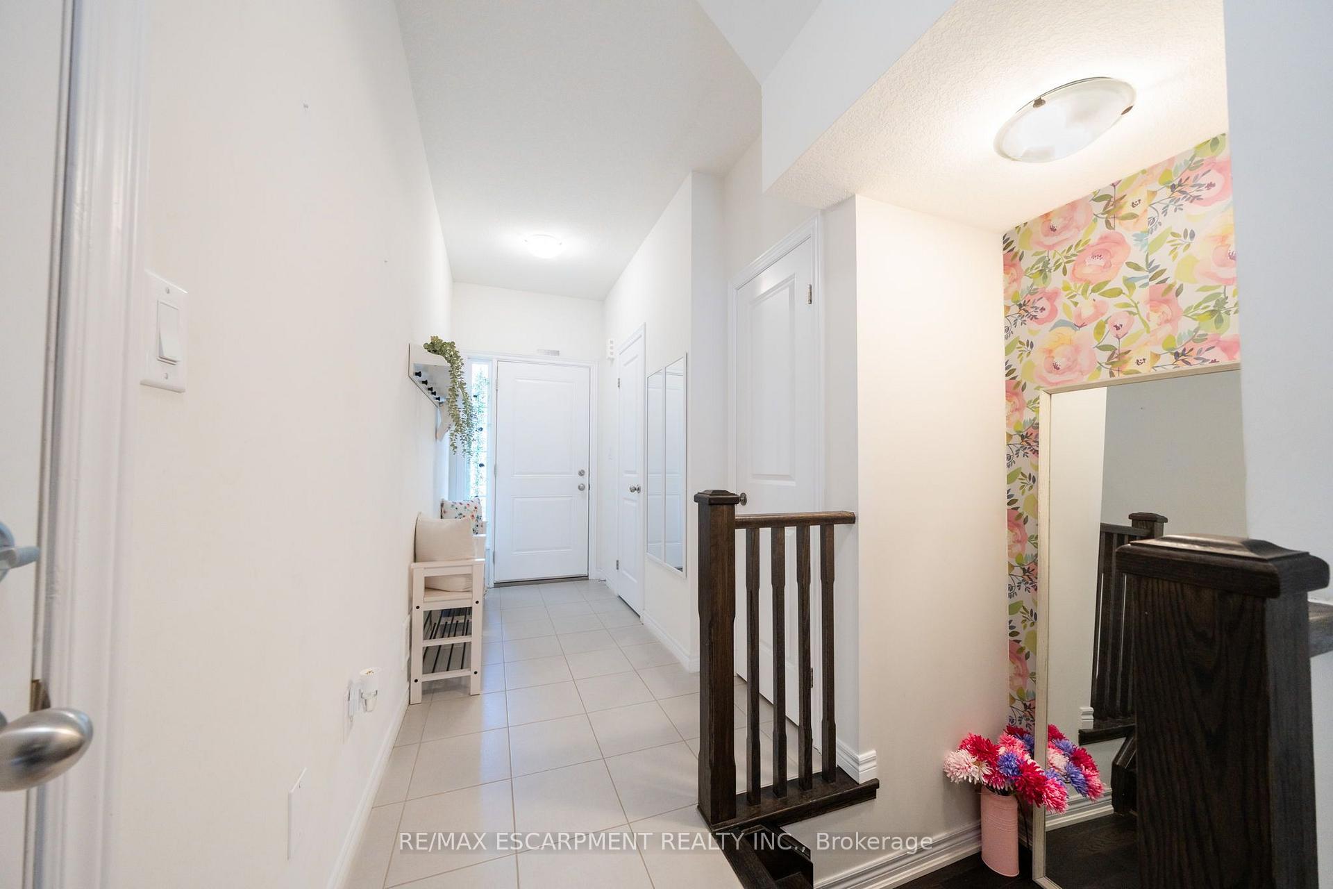 Photo 8 of 30 Cleland Avenue, Hamilton, Meadowlands — HOMEH