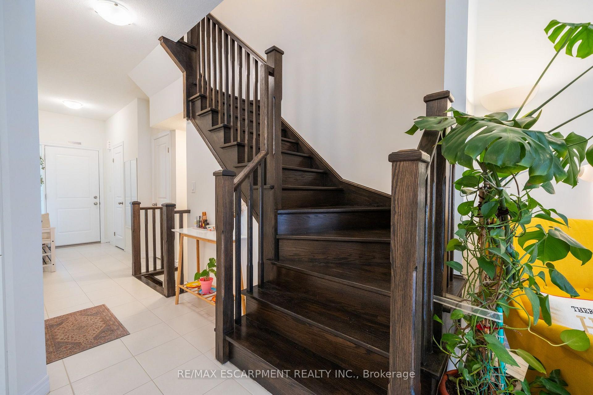 Photo 10 of 30 Cleland Avenue, Hamilton, Meadowlands — HOMEH