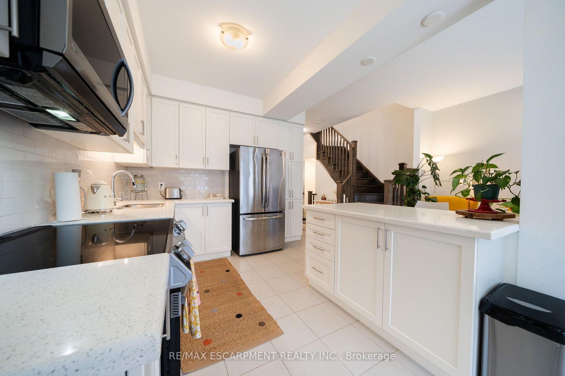 Photo 14 of 30 Cleland Avenue, Hamilton, Meadowlands — HOMEH
