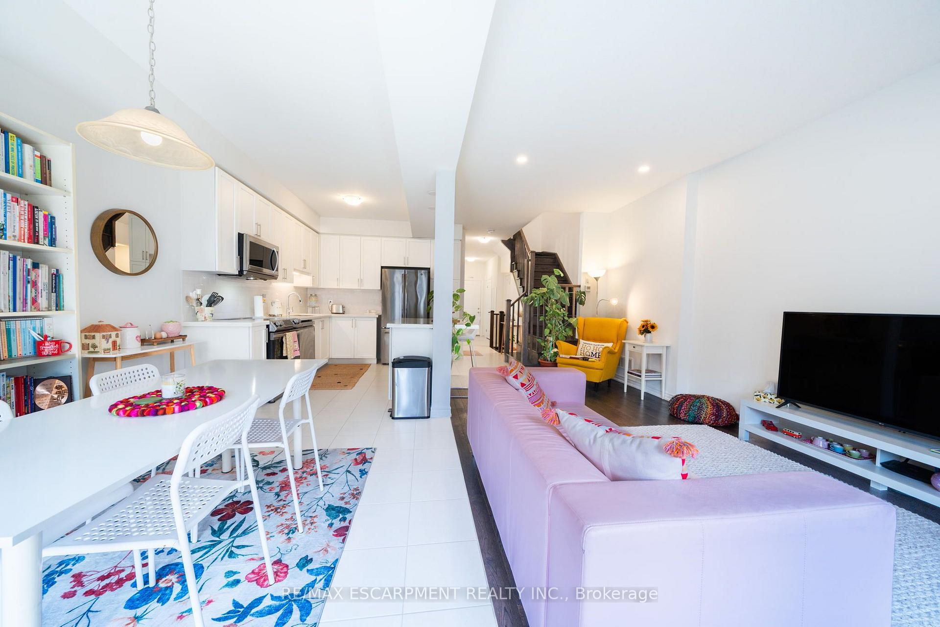 Photo 21 of 30 Cleland Avenue, Hamilton, Meadowlands — HOMEH