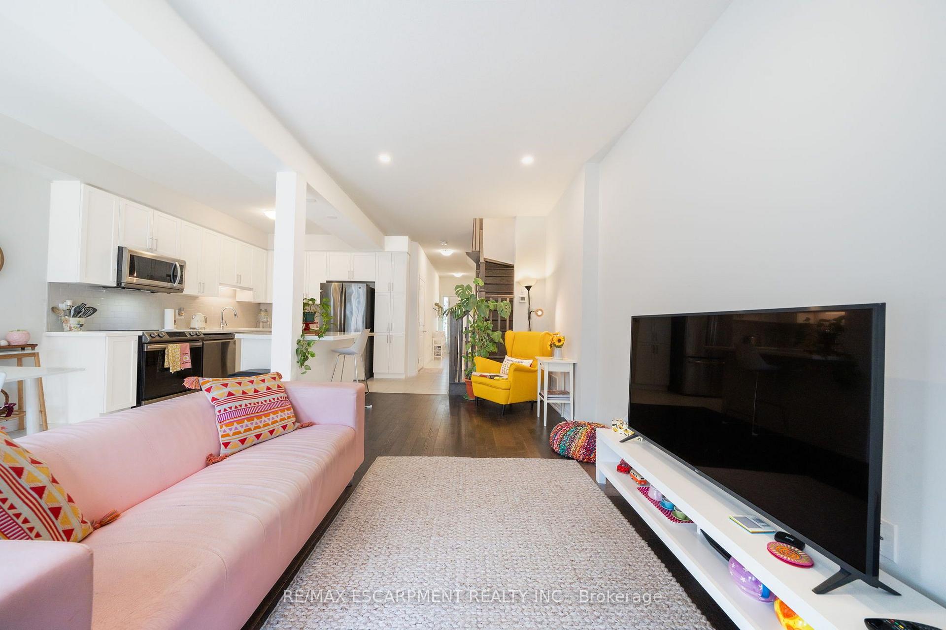 Photo 23 of 30 Cleland Avenue, Hamilton, Meadowlands — HOMEH