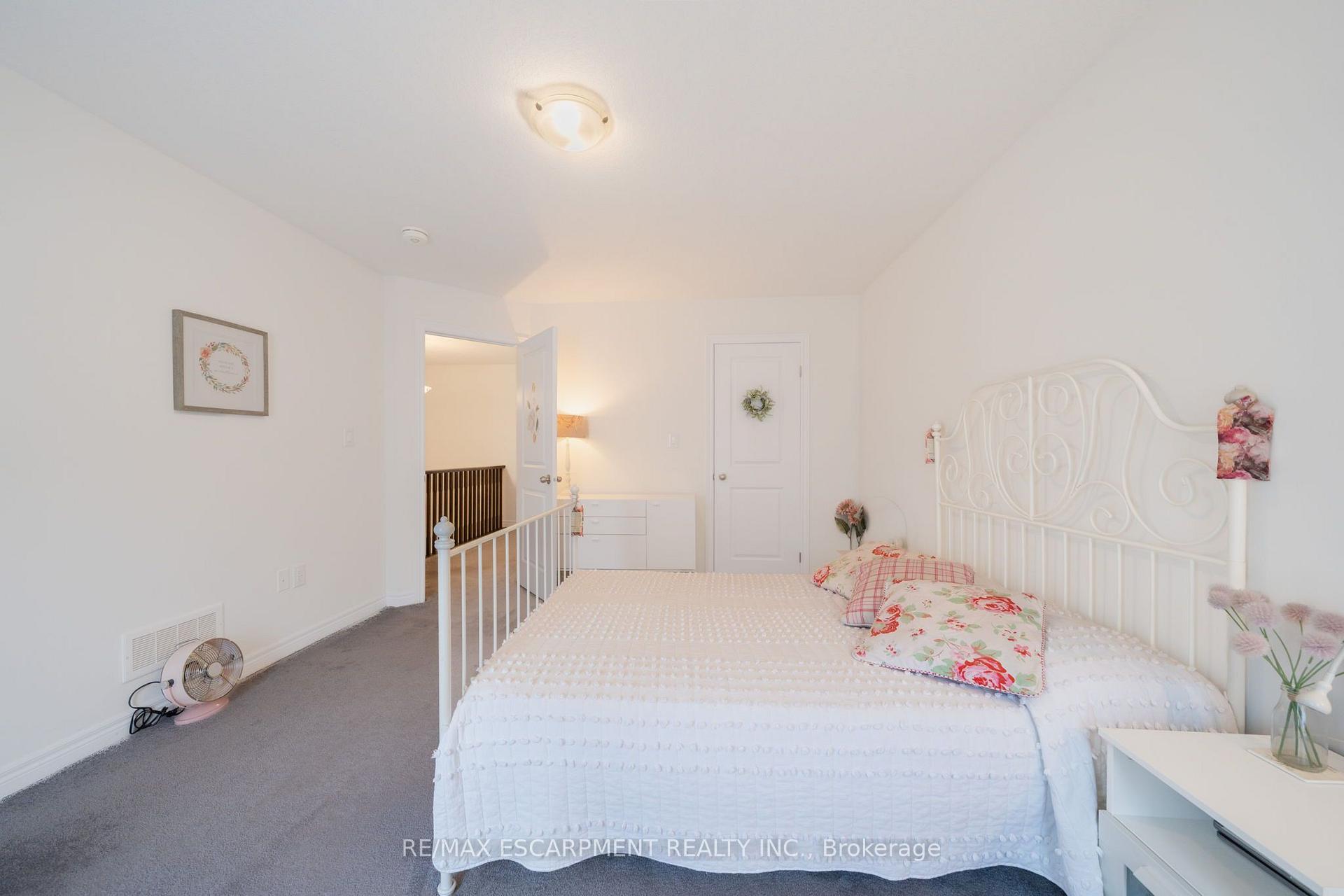 Photo 31 of 30 Cleland Avenue, Hamilton, Meadowlands — HOMEH