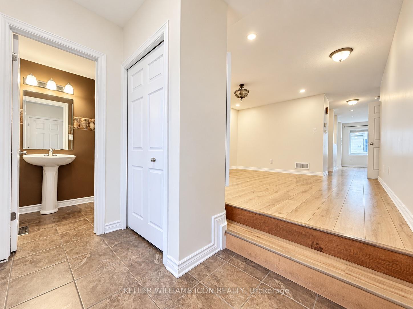 Photo 3 of 318 Ventanna Way, Ottawa, Barrhaven - Strandherd — HOMEH
