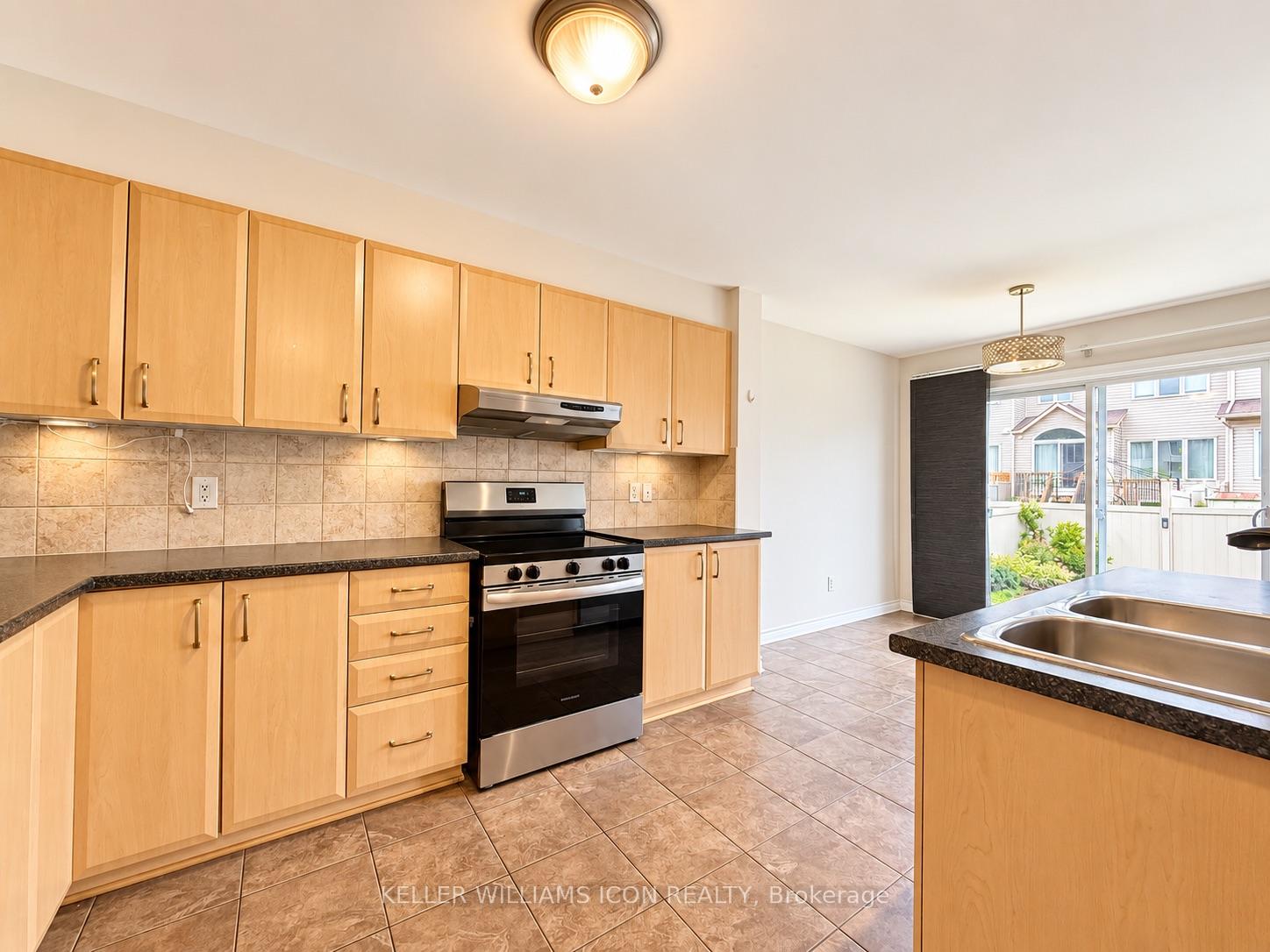 Photo 10 of 318 Ventanna Way, Ottawa, Barrhaven - Strandherd — HOMEH