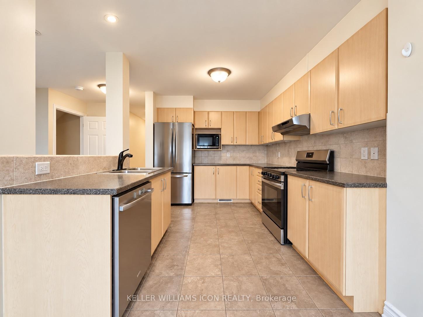 Photo 11 of 318 Ventanna Way, Ottawa, Barrhaven - Strandherd — HOMEH