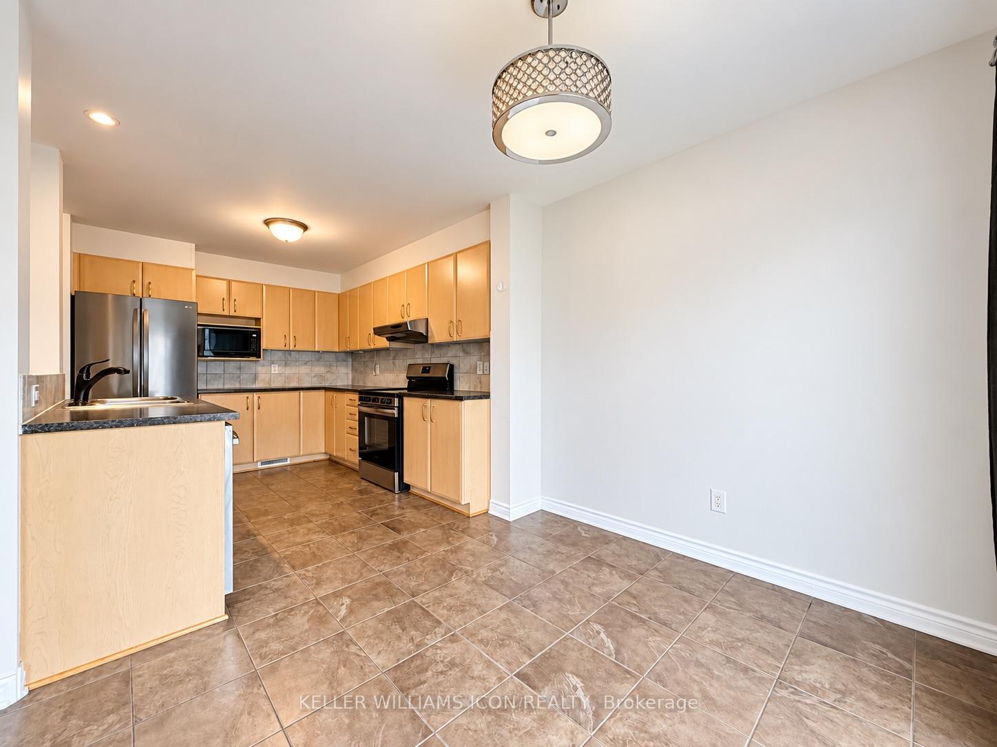 Photo 12 of 318 Ventanna Way, Ottawa, Barrhaven - Strandherd — HOMEH