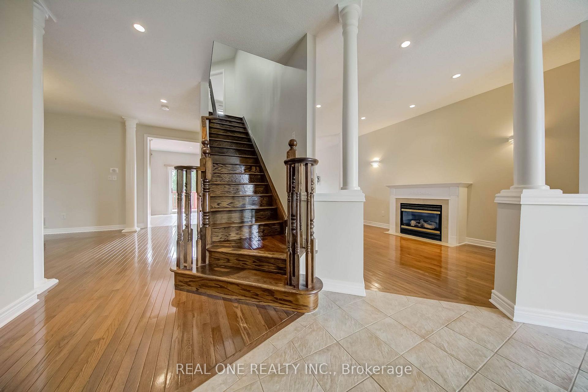 Photo 8 of 1418 Gulledge Trail, Oakville, West Oak Trails — HOMEH