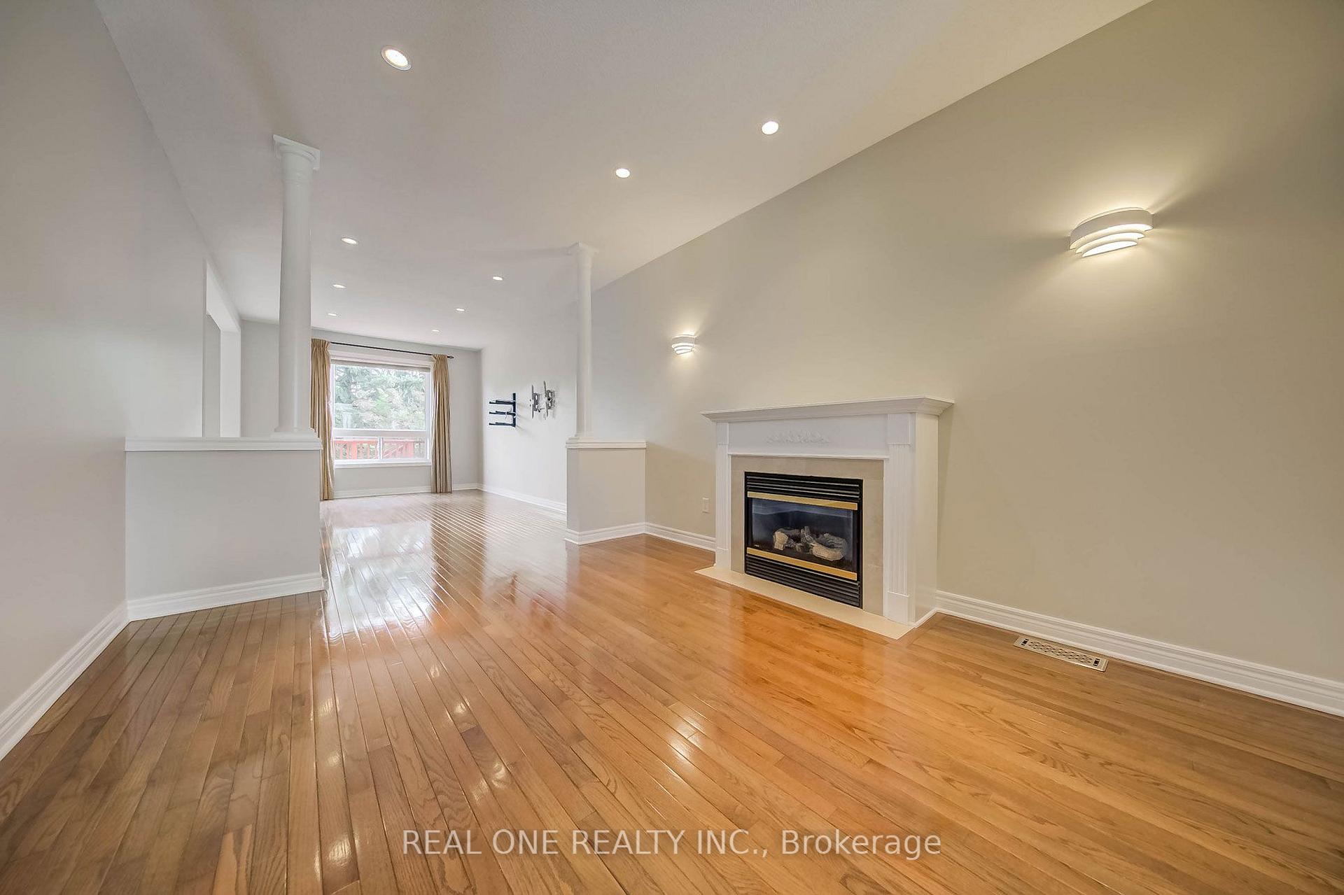 Photo 9 of 1418 Gulledge Trail, Oakville, West Oak Trails — HOMEH