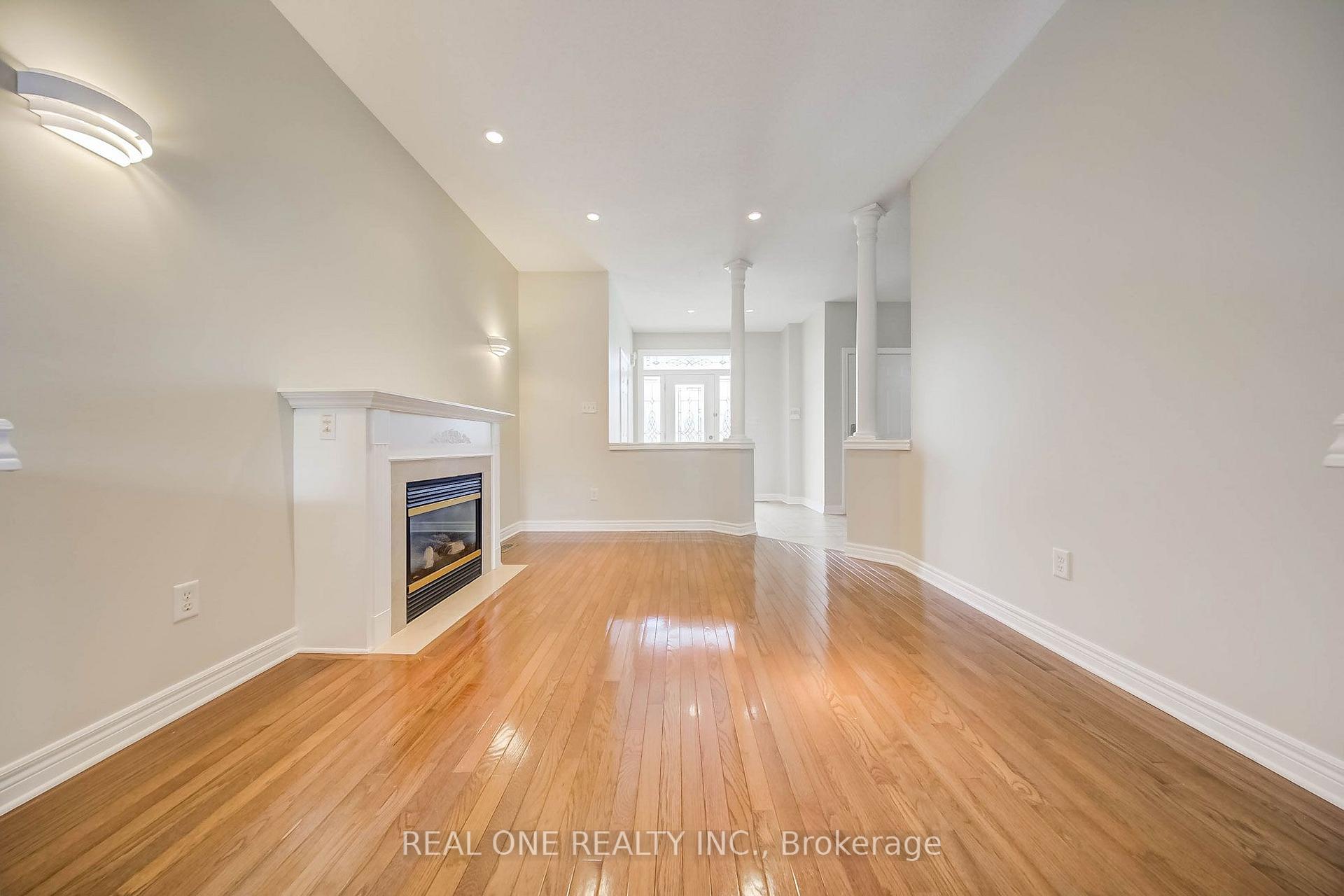 Photo 13 of 1418 Gulledge Trail, Oakville, West Oak Trails — HOMEH