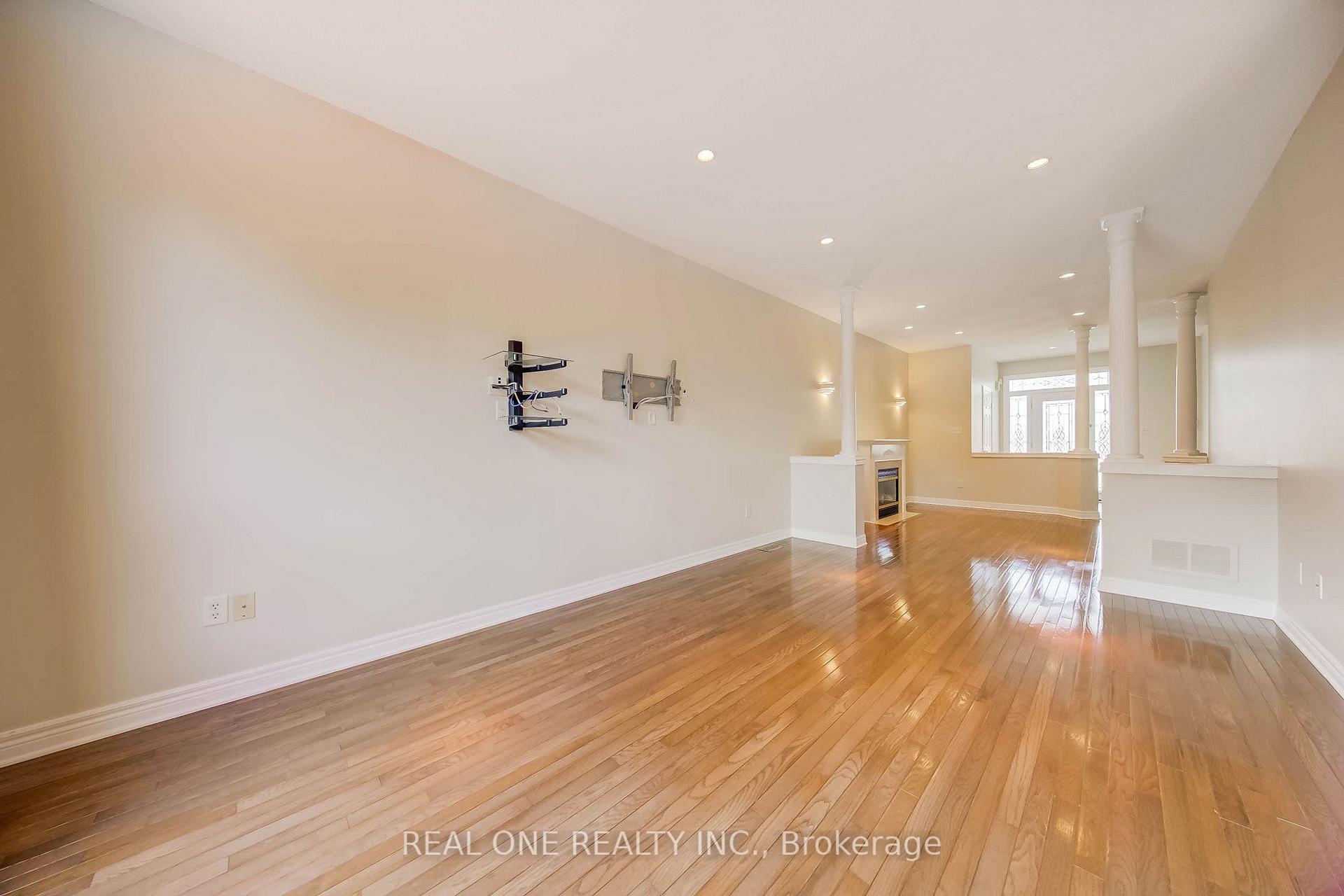 Photo 17 of 1418 Gulledge Trail, Oakville, West Oak Trails — HOMEH