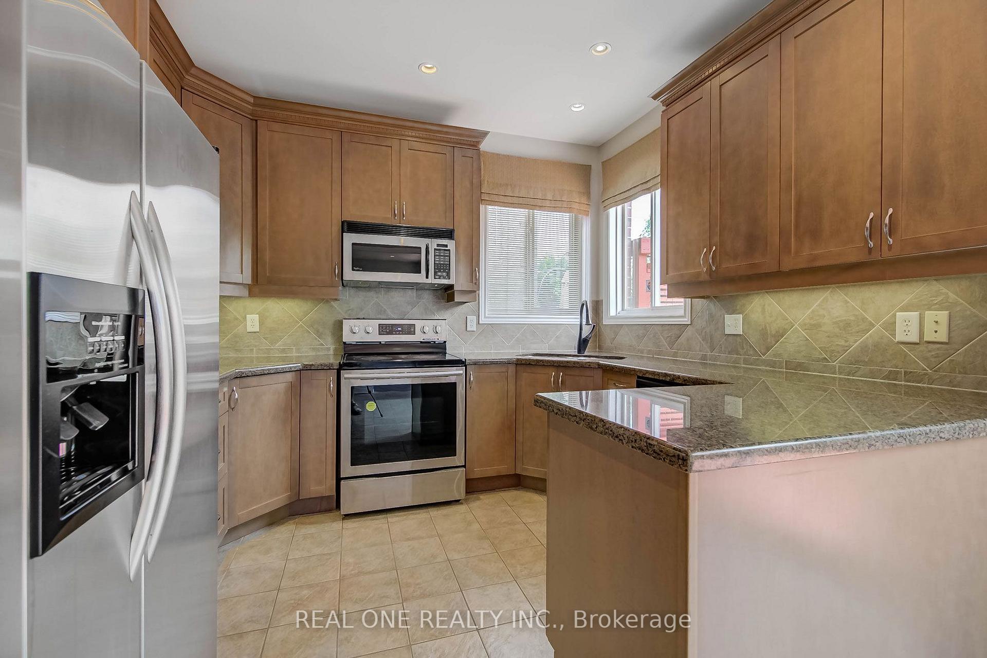 Photo 22 of 1418 Gulledge Trail, Oakville, West Oak Trails — HOMEH