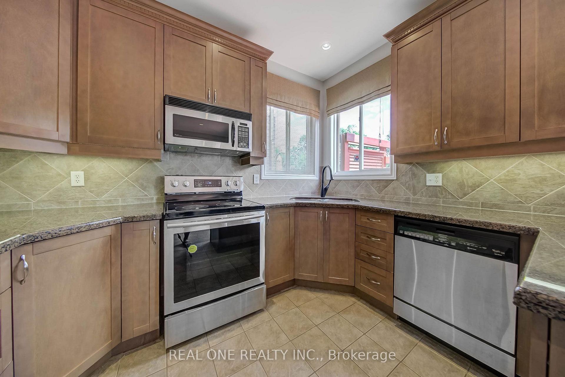Photo 23 of 1418 Gulledge Trail, Oakville, West Oak Trails — HOMEH