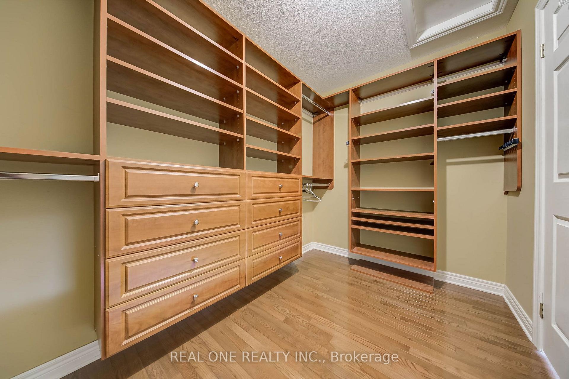 Photo 33 of 1418 Gulledge Trail, Oakville, West Oak Trails — HOMEH