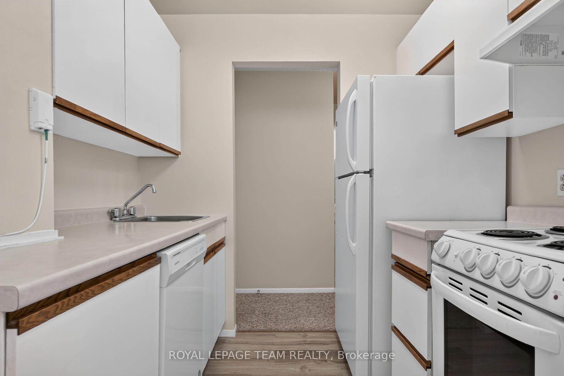 Photo 4 of Unit 21, 2 Charlotte Place, Brockville, Brockville — HOMEH