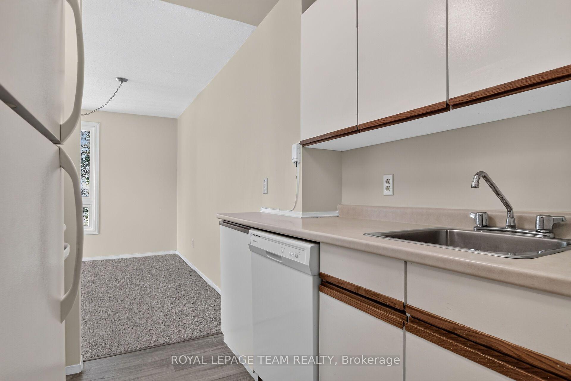 Photo 5 of Unit 21, 2 Charlotte Place, Brockville, Brockville — HOMEH