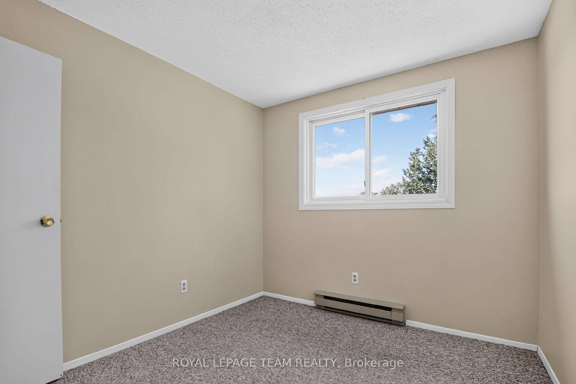 Photo 18 of Unit 21, 2 Charlotte Place, Brockville, Brockville — HOMEH