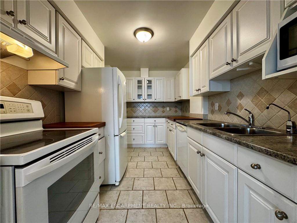 Photo 7 of Unit 809, 35 Towering Heights Boulevard, St. Catharines, Glendale/Glenridge — HOMEH