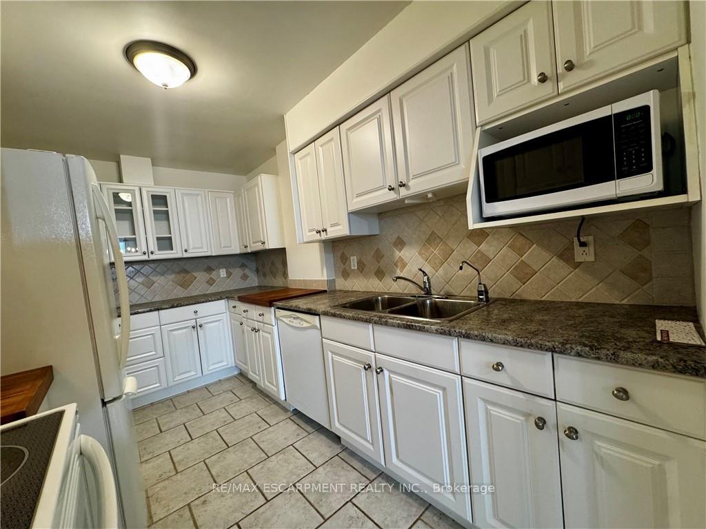 Photo 13 of Unit 809, 35 Towering Heights Boulevard, St. Catharines, Glendale/Glenridge — HOMEH