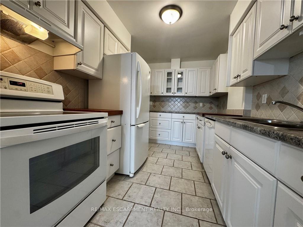Photo 15 of Unit 809, 35 Towering Heights Boulevard, St. Catharines, Glendale/Glenridge — HOMEH