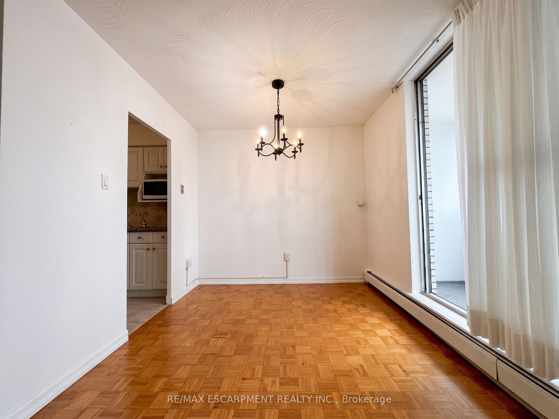 Photo 8 of Unit 809, 35 Towering Heights Boulevard, St. Catharines, Glendale/Glenridge — HOMEH