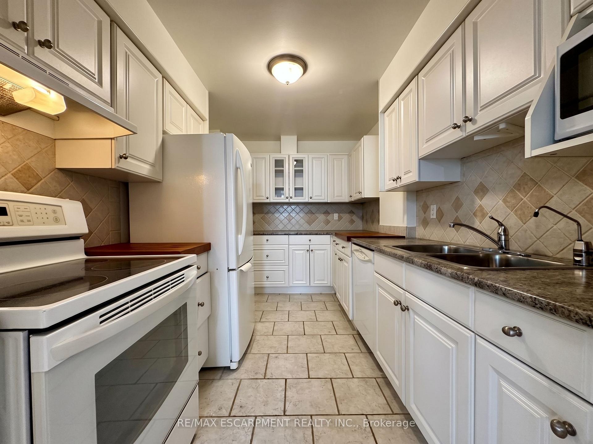 Photo 10 of Unit 809, 35 Towering Heights Boulevard, St. Catharines, Glendale/Glenridge — HOMEH