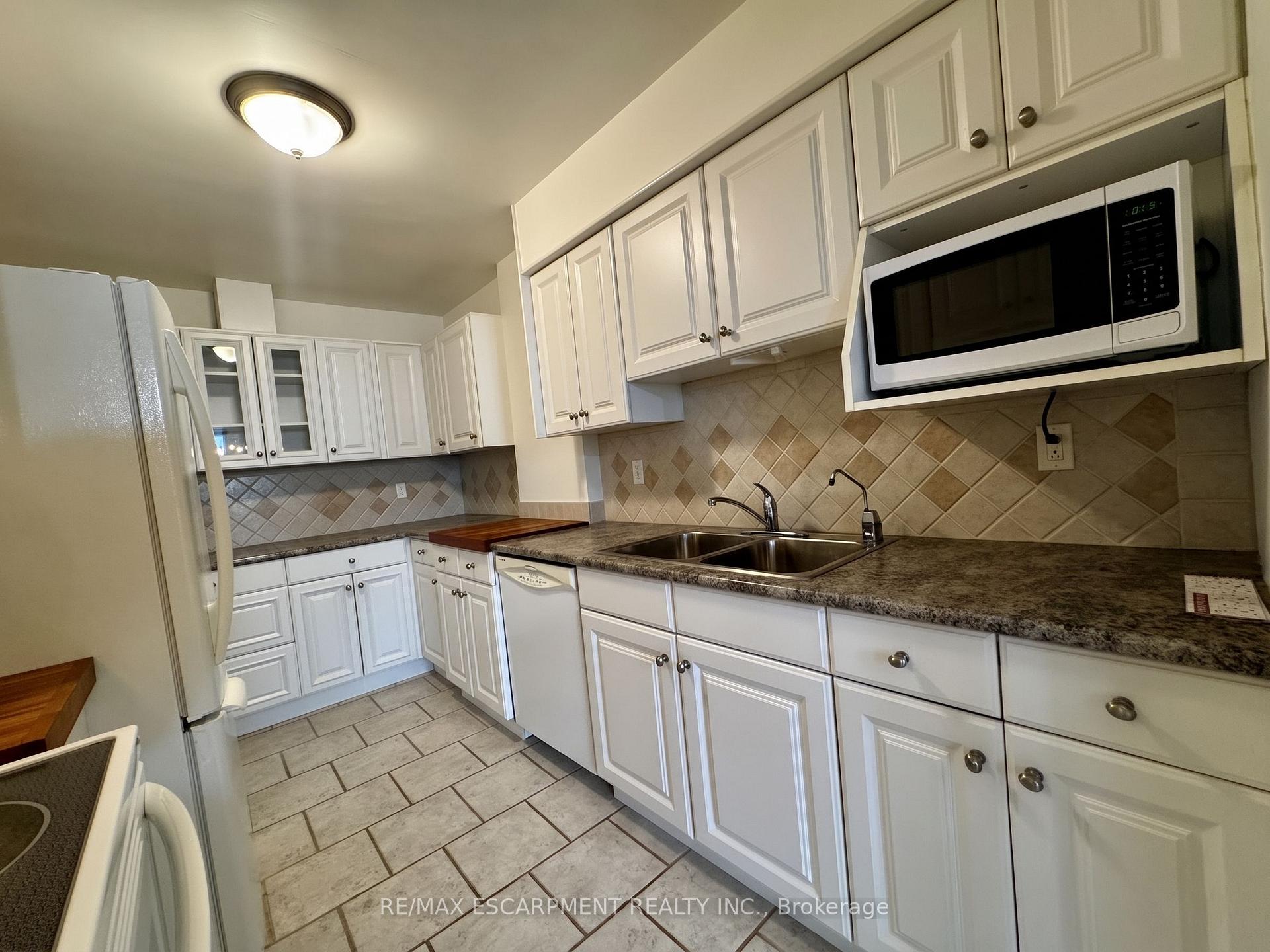 Photo 14 of Unit 809, 35 Towering Heights Boulevard, St. Catharines, Glendale/Glenridge — HOMEH