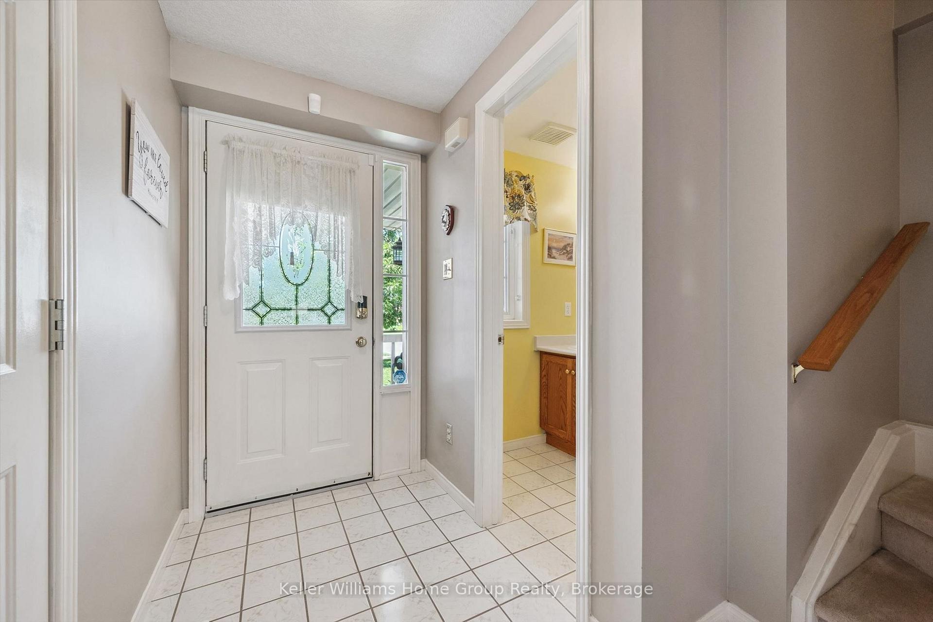 Photo 5 of 63 Boulder Crescent, Guelph, Clairfields/Hanlon Business Park — HOMEH