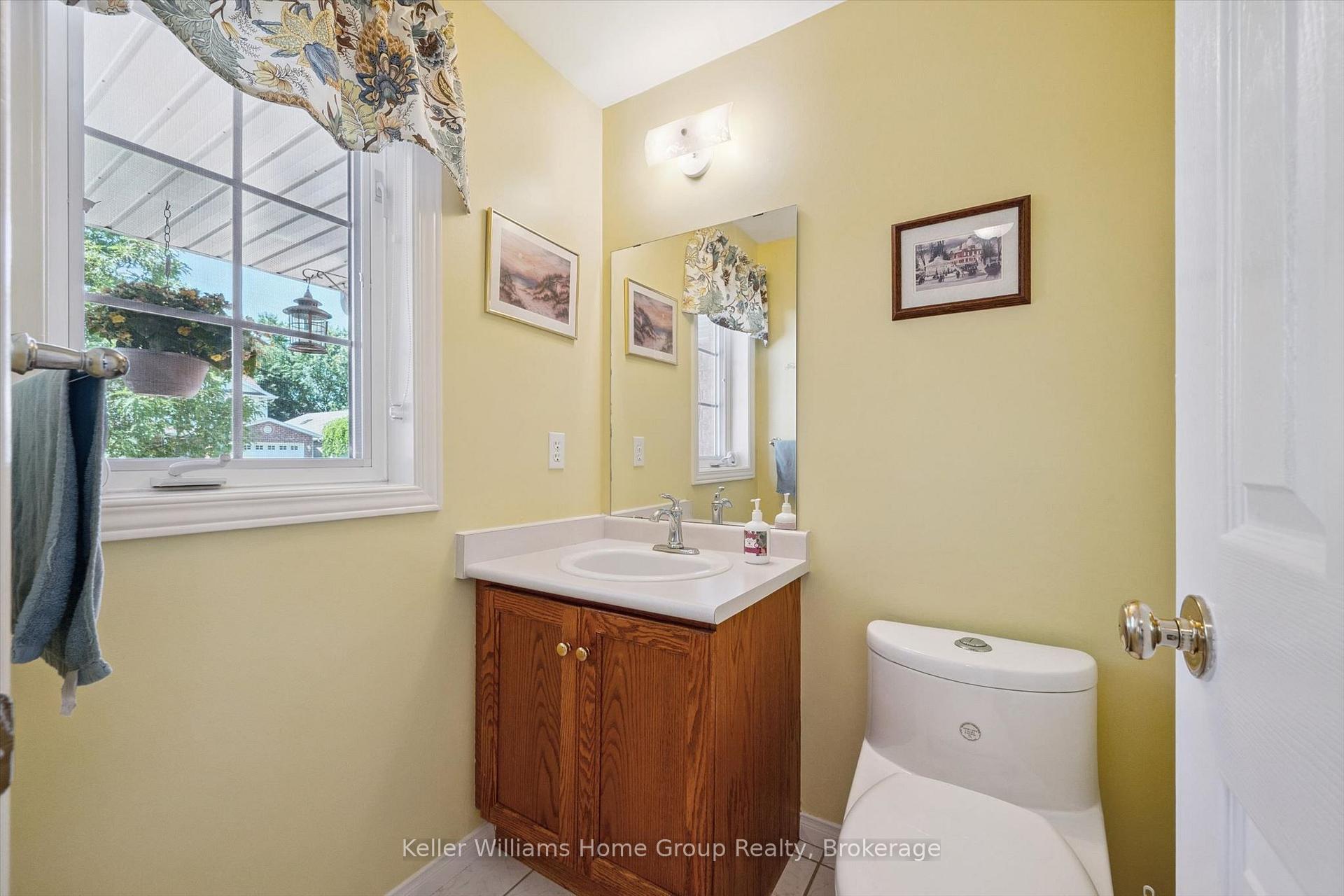 Photo 18 of 63 Boulder Crescent, Guelph, Clairfields/Hanlon Business Park — HOMEH