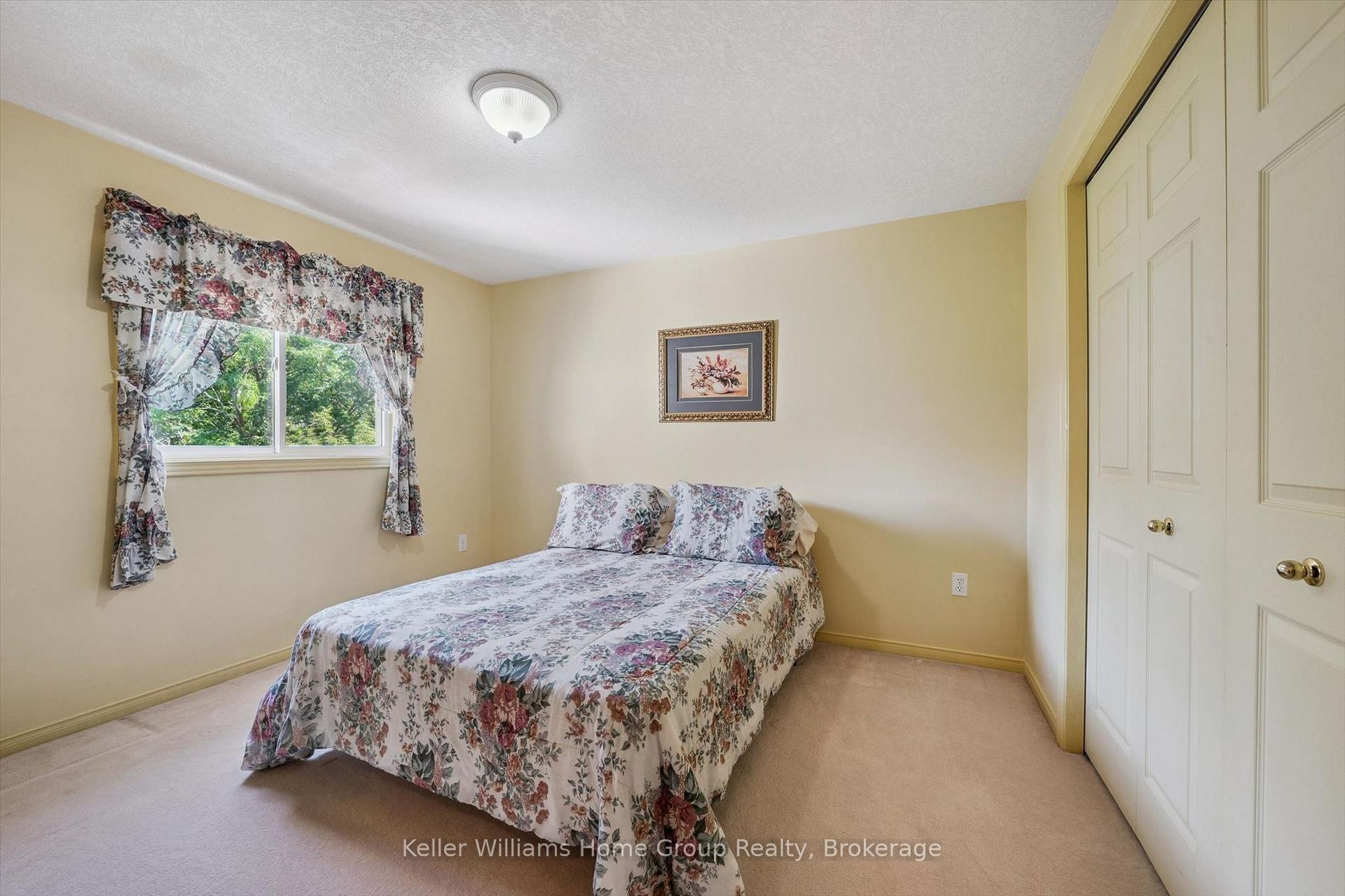 Photo 23 of 63 Boulder Crescent, Guelph, Clairfields/Hanlon Business Park — HOMEH