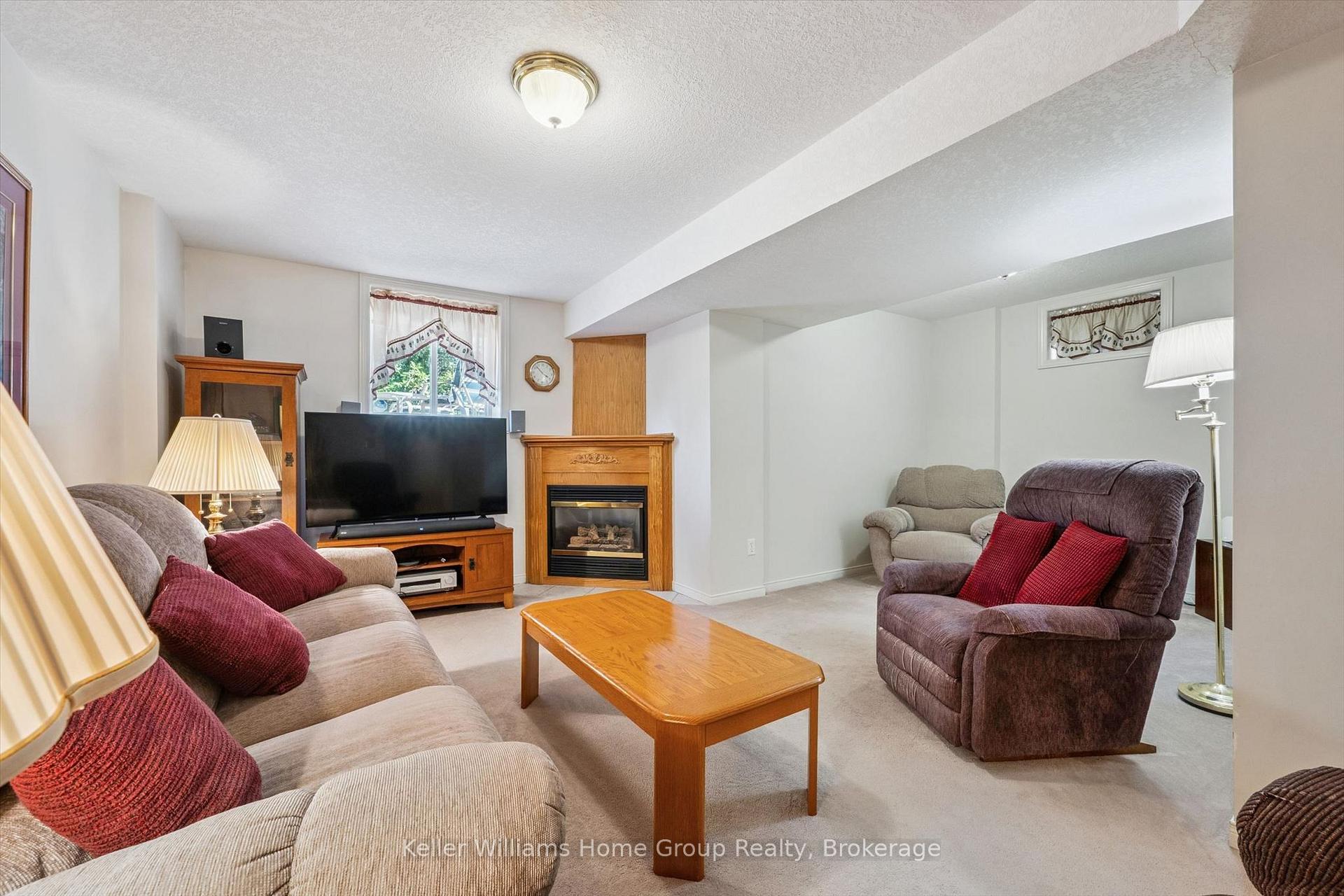 Photo 28 of 63 Boulder Crescent, Guelph, Clairfields/Hanlon Business Park — HOMEH