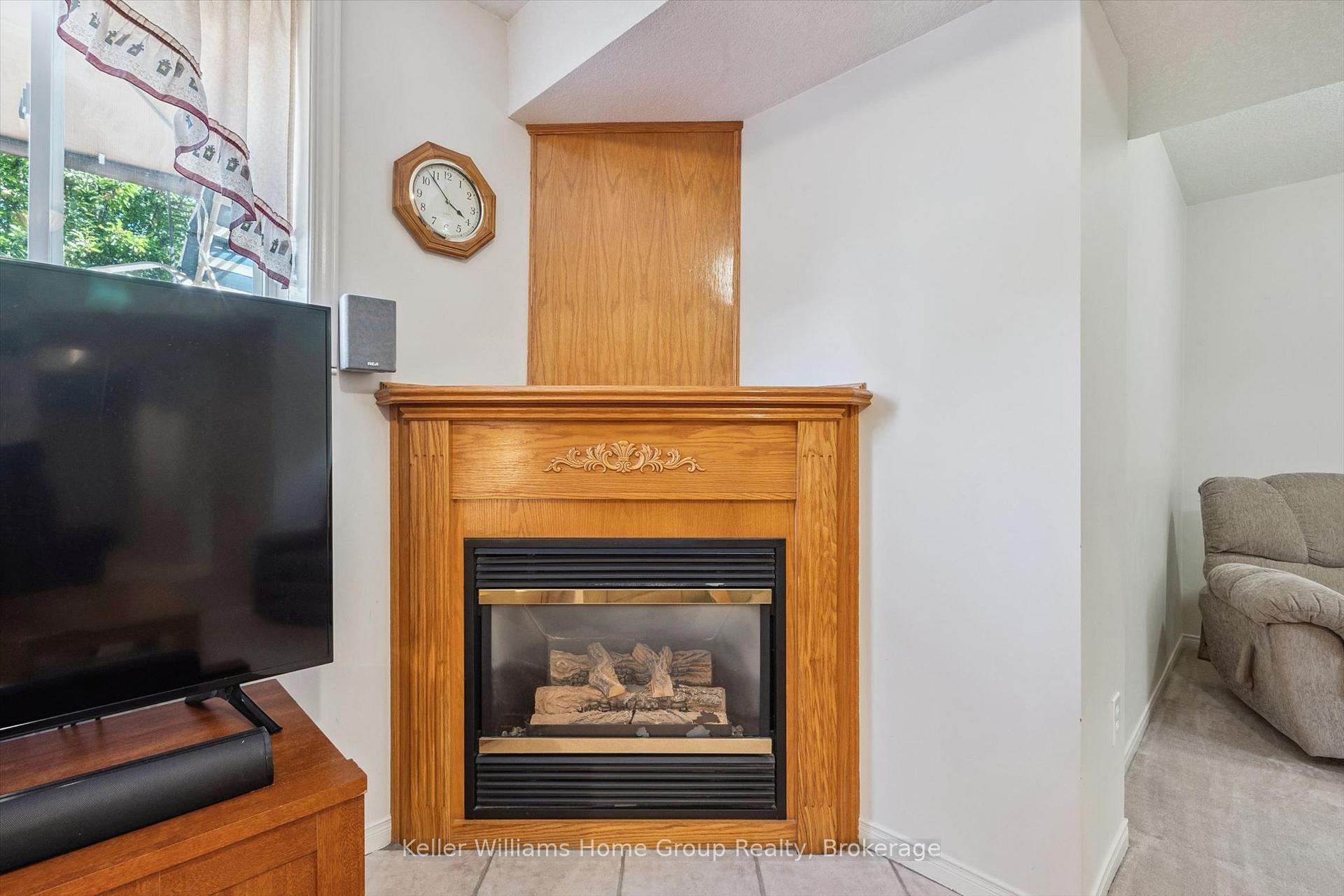 Photo 29 of 63 Boulder Crescent, Guelph, Clairfields/Hanlon Business Park — HOMEH