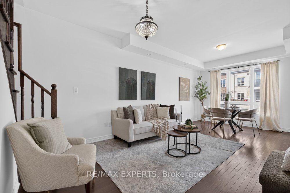 Photo 2 of Unit 19, 125 Kayla Crescent, Vaughan, Maple — HOMEH