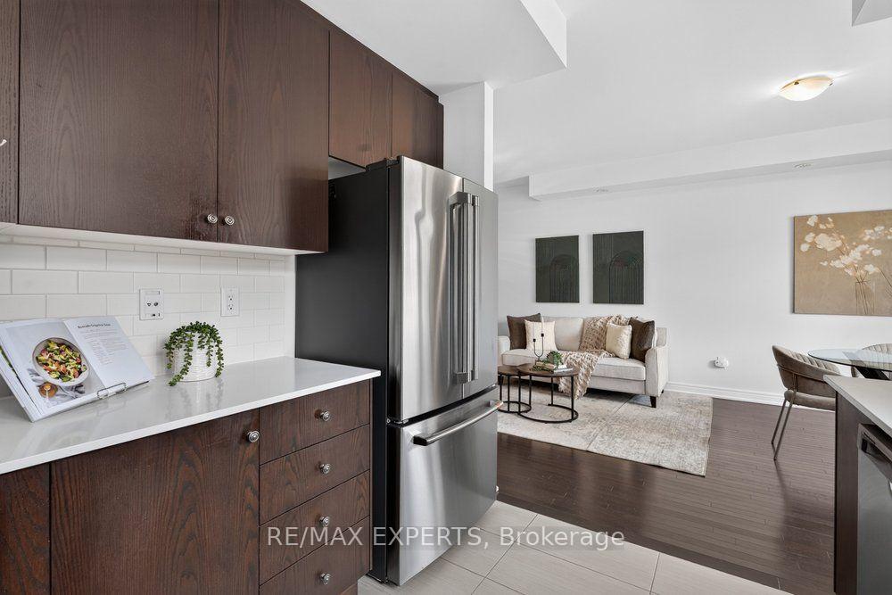 Photo 6 of Unit 19, 125 Kayla Crescent, Vaughan, Maple — HOMEH