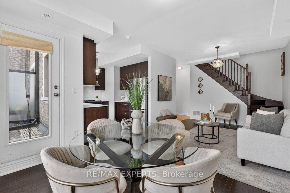 Photo 9 of Unit 19, 125 Kayla Crescent, Vaughan, Maple — HOMEH