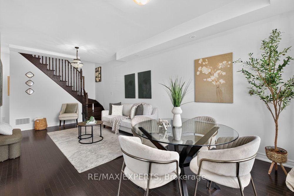 Photo 10 of Unit 19, 125 Kayla Crescent, Vaughan, Maple — HOMEH