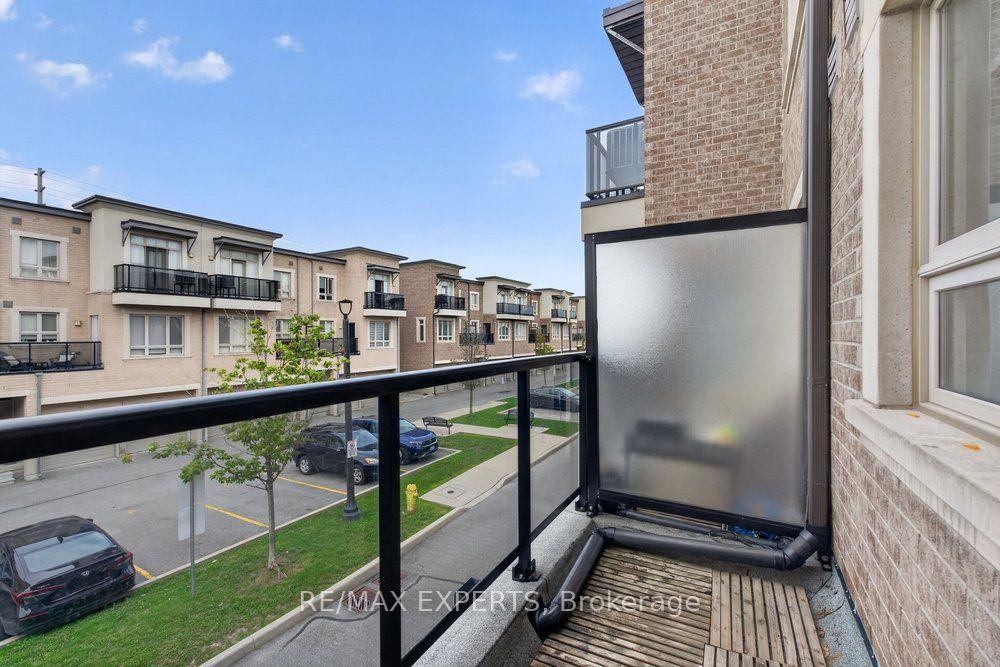 Photo 11 of Unit 19, 125 Kayla Crescent, Vaughan, Maple — HOMEH