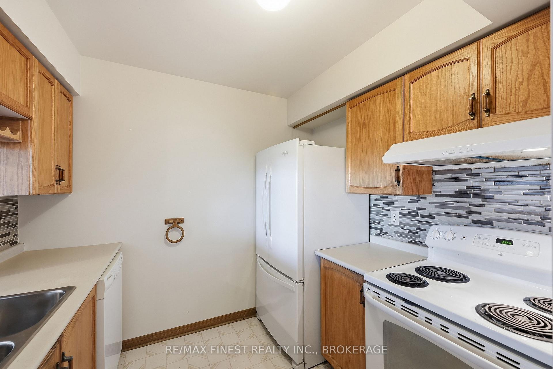 Photo 11 of Unit 601, 675 Davis Drive, Kingston, East Gardiners Rd — HOMEH