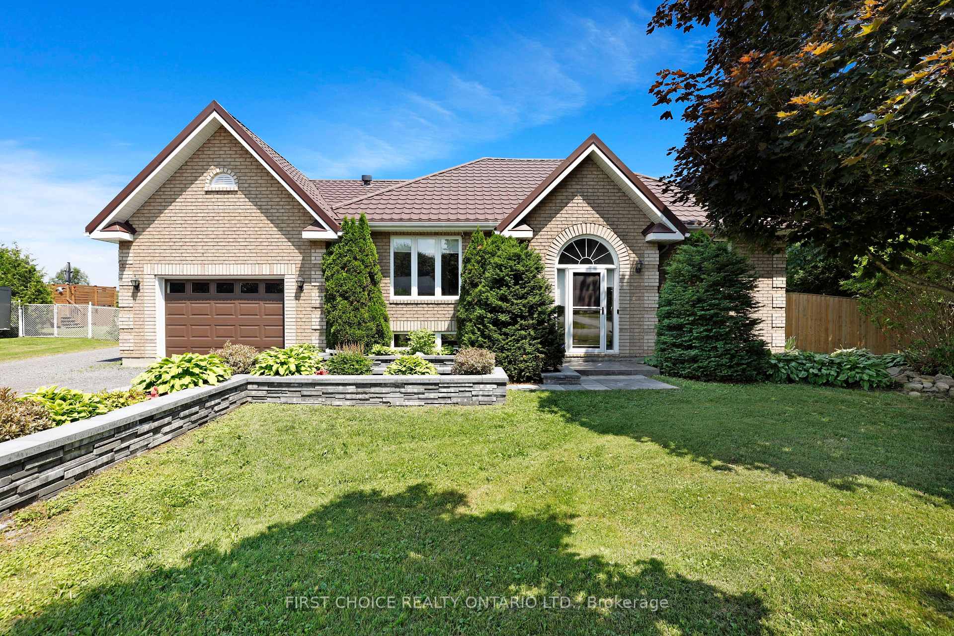 Photo of 5857 Trudeau Avenue