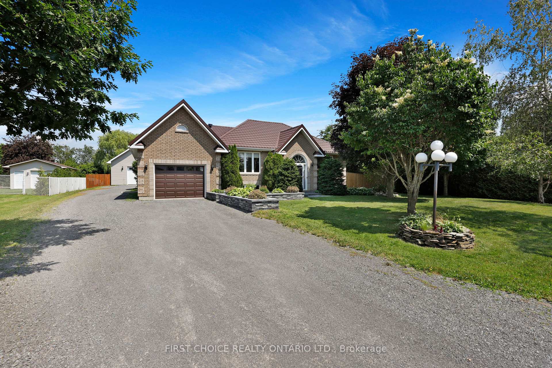 Photo 2 of 5857 Trudeau Avenue, Ottawa, Vars Village — HOMEH