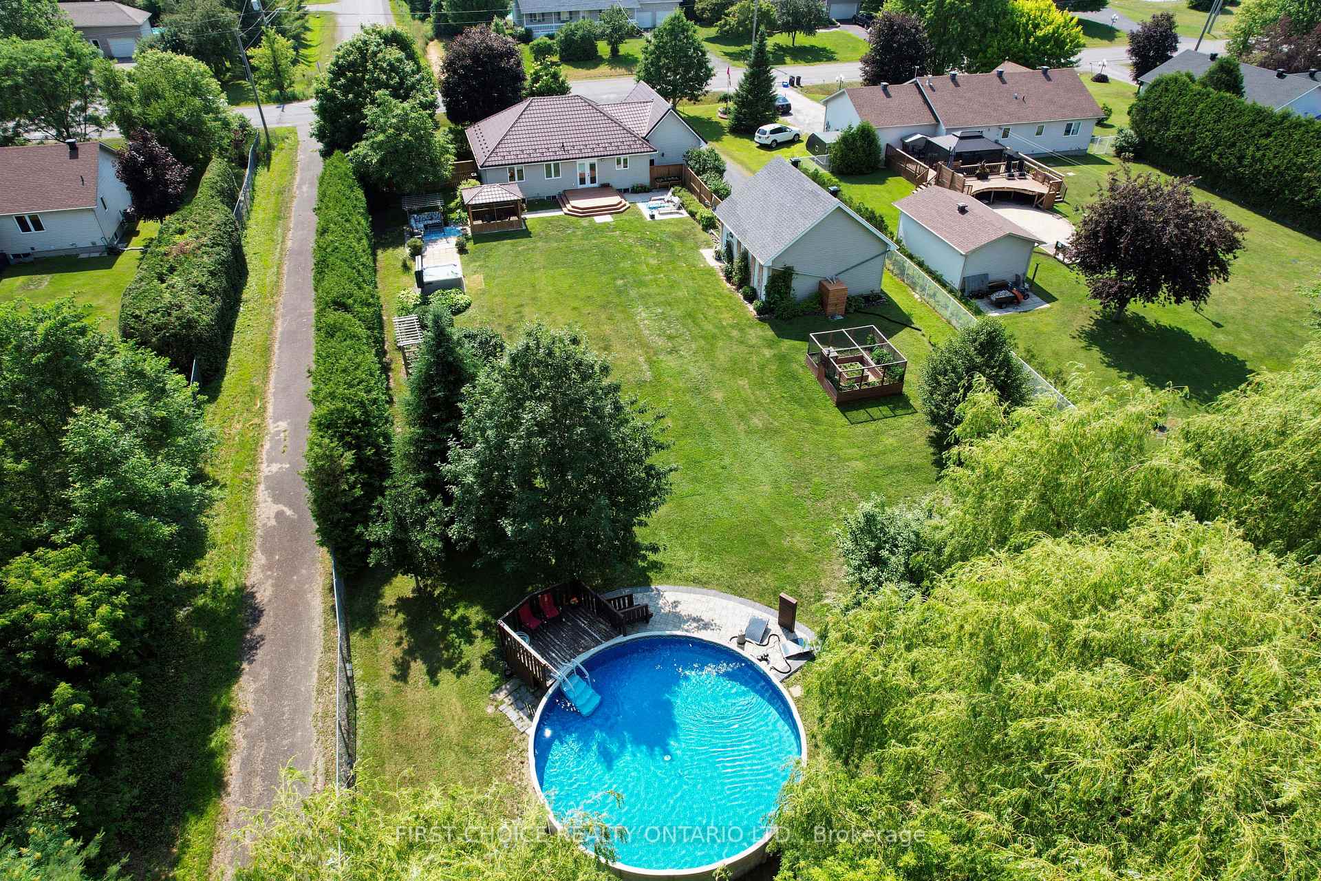 Photo 4 of 5857 Trudeau Avenue, Ottawa, Vars Village — HOMEH