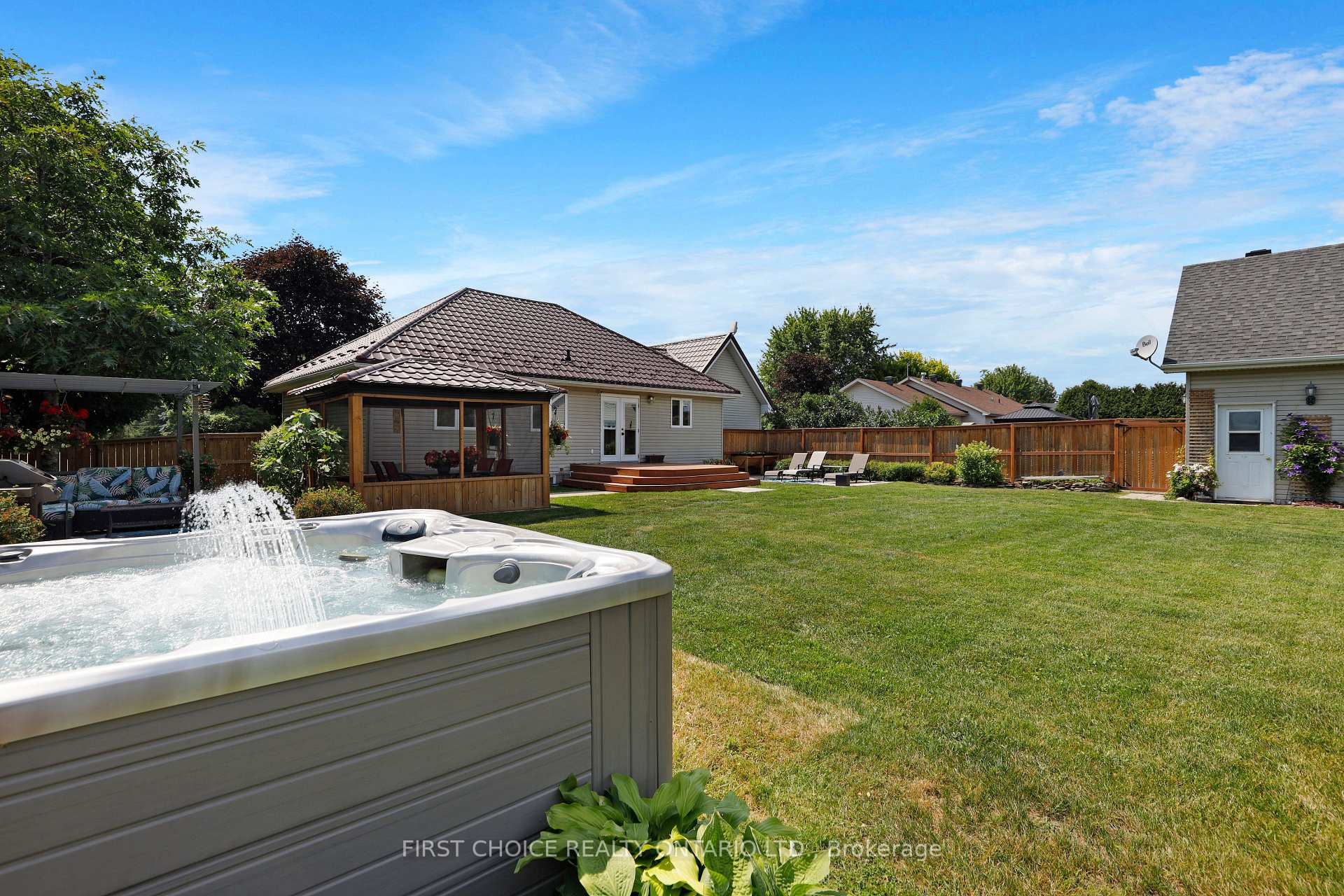 Photo 9 of 5857 Trudeau Avenue, Ottawa, Vars Village — HOMEH