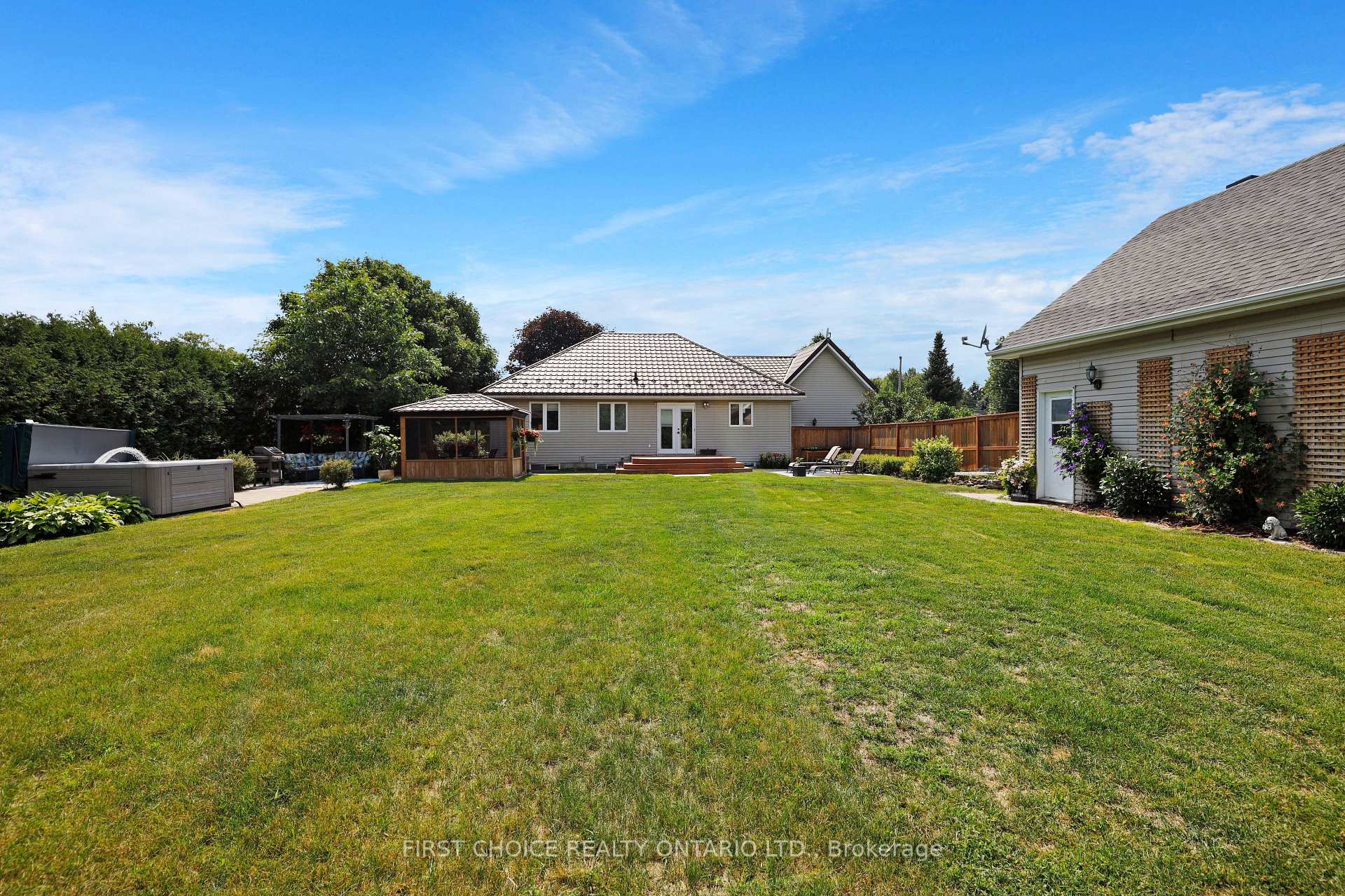 Photo 10 of 5857 Trudeau Avenue, Ottawa, Vars Village — HOMEH