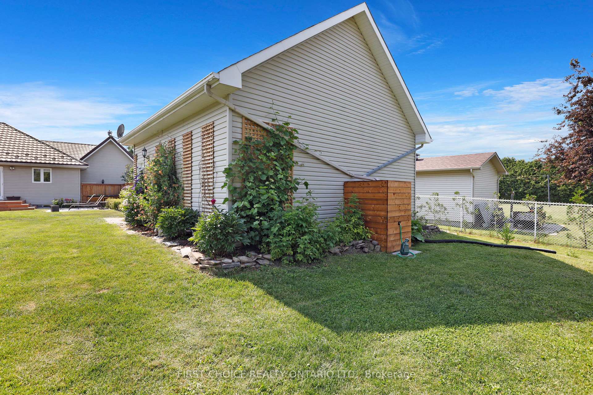 Photo 18 of 5857 Trudeau Avenue, Ottawa, Vars Village — HOMEH