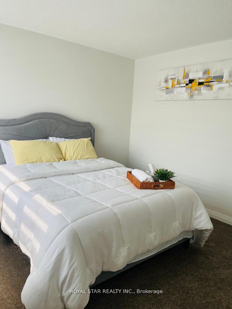 Photo 10 of 7 Federica Crescent, Wasaga Beach — HOMEH