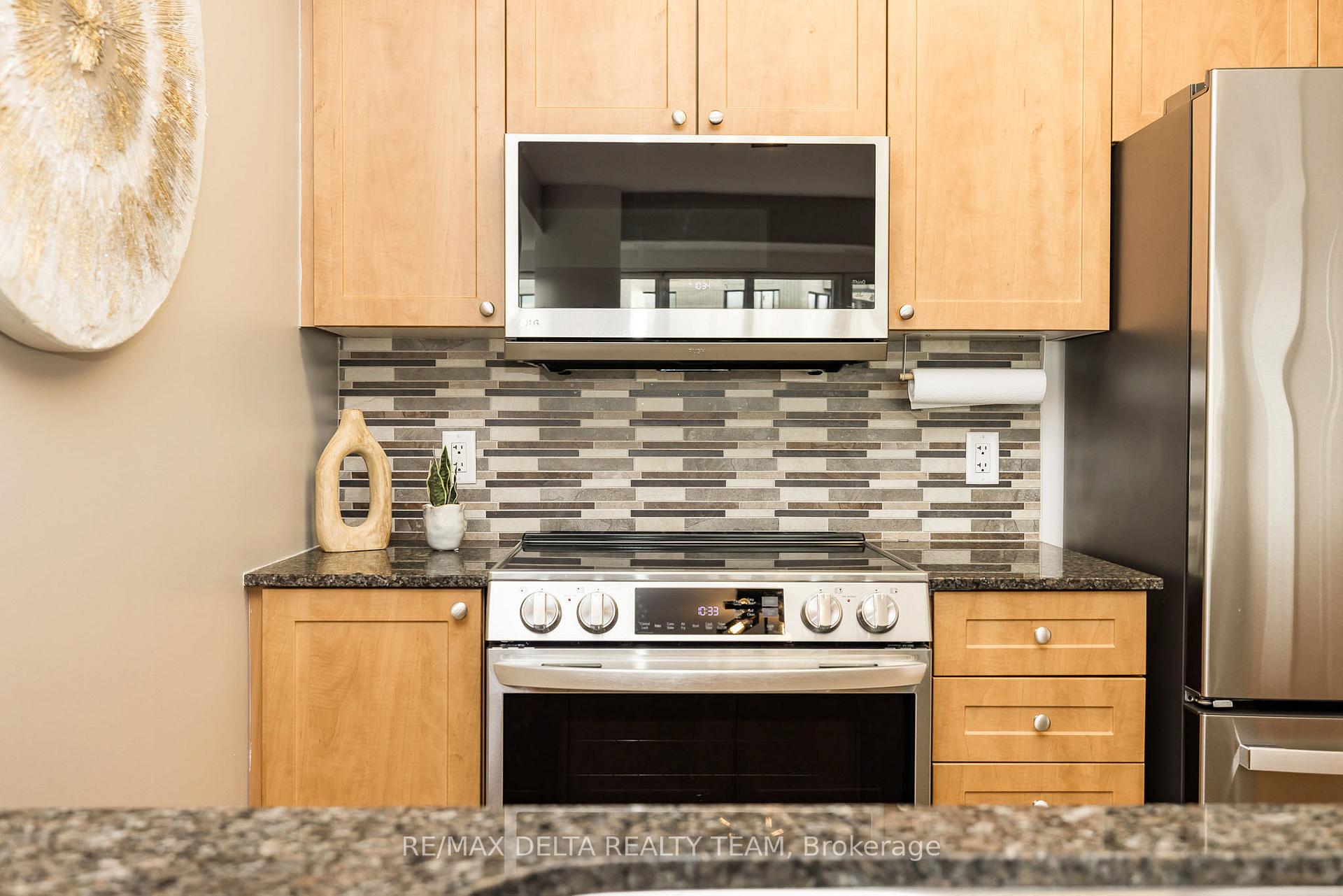 Photo 9 of Unit 1207, 70 Landry Street, Ottawa, Vanier — HOMEH
